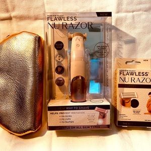 NU RAZOR by Flawless 18 Karat Gold Plated with Built in Light.